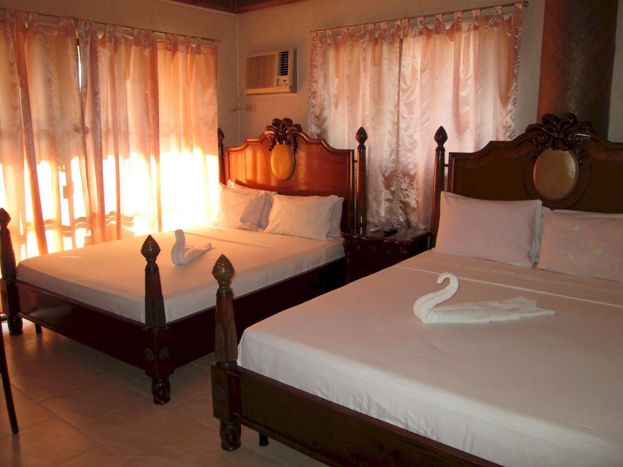 ホテル アミーゴス ビーチ リゾート Balabag  エクステリア 写真